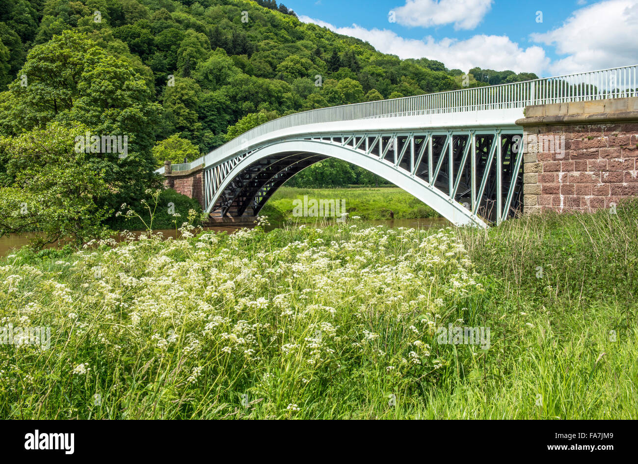 Puente Bigsweir río Wye Monmouthshire, en la frontera entre Inglaterra y Gales y fotografiado desde el lado Gloucestershire Foto de stock