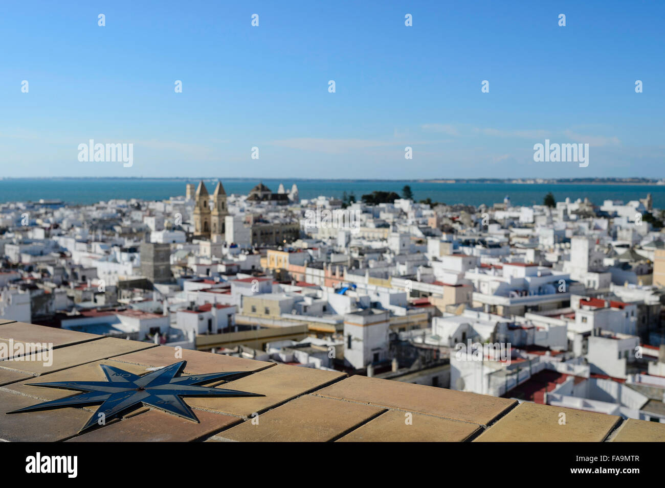 Vista de la Torre Tavira en Cádiz. Foto de stock