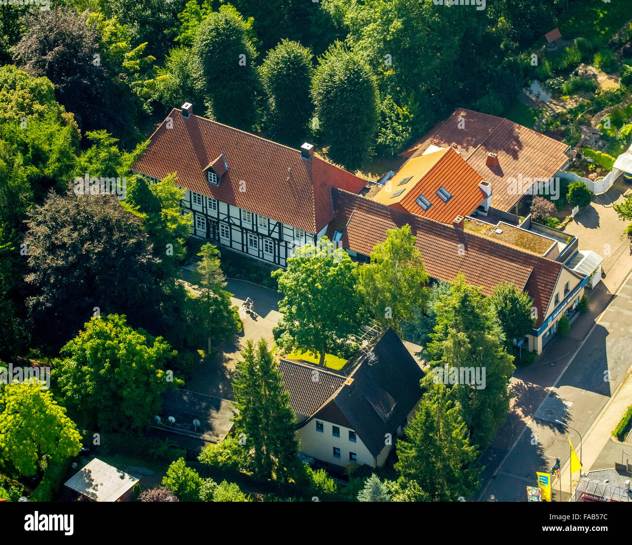 Luftbild, Biologische Station Ravensberg im Kreis Herford e.V. Am Herrenhaus, Stift Quernheim, Kirchlengern, Ostwestfalen, Foto de stock