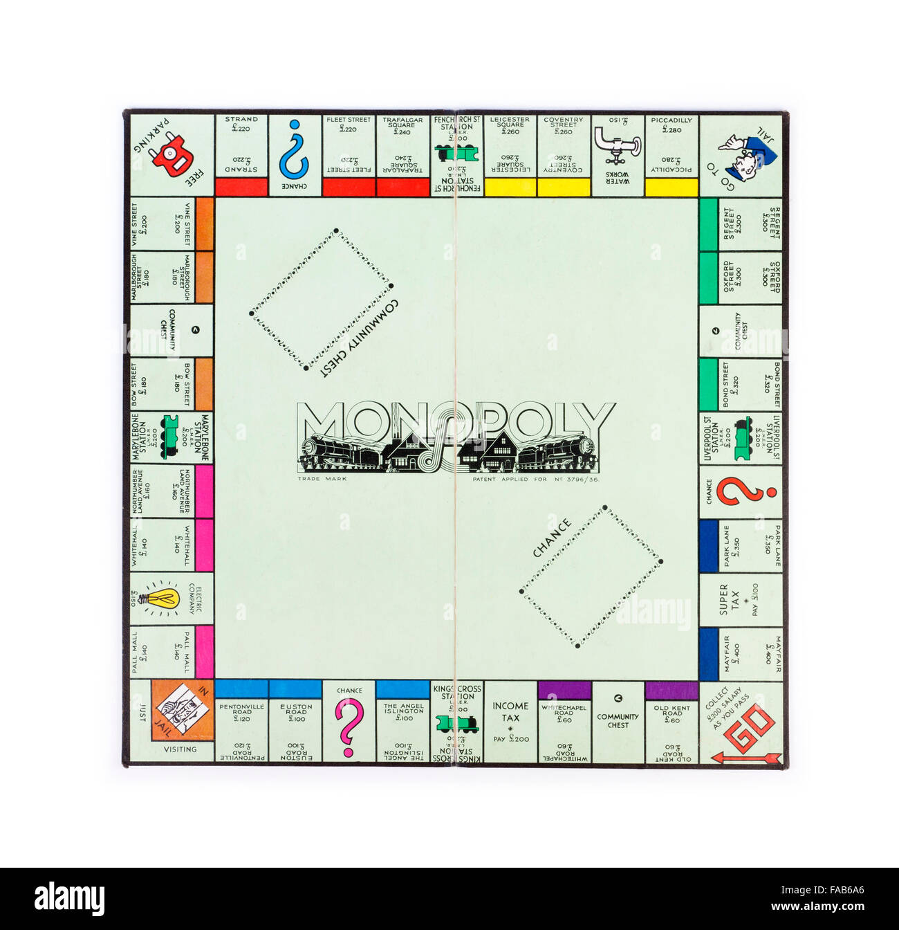 Monopoly board game fotografías e imágenes de alta resolución - Alamy