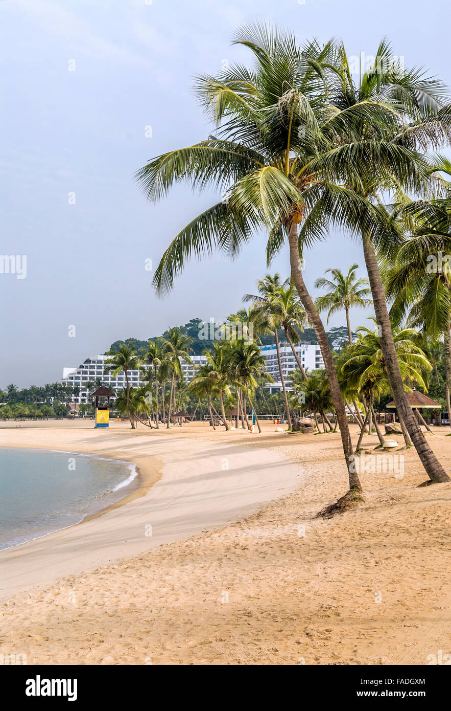 Siloso Beach en la isla Sentosa temprano por la mañana, Singapur Foto de stock