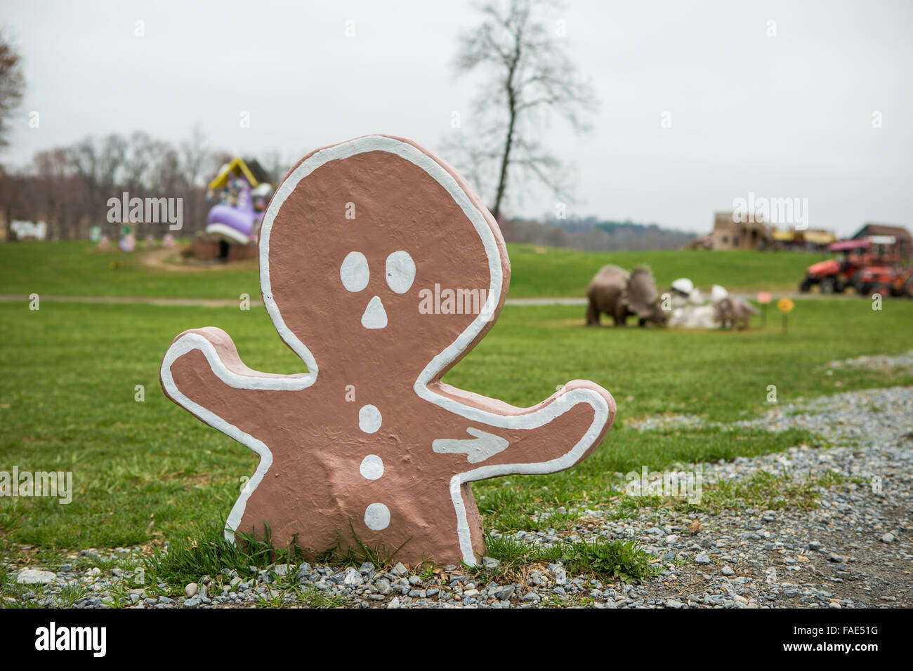 Gingerbread Man escultura en una granja Foto de stock