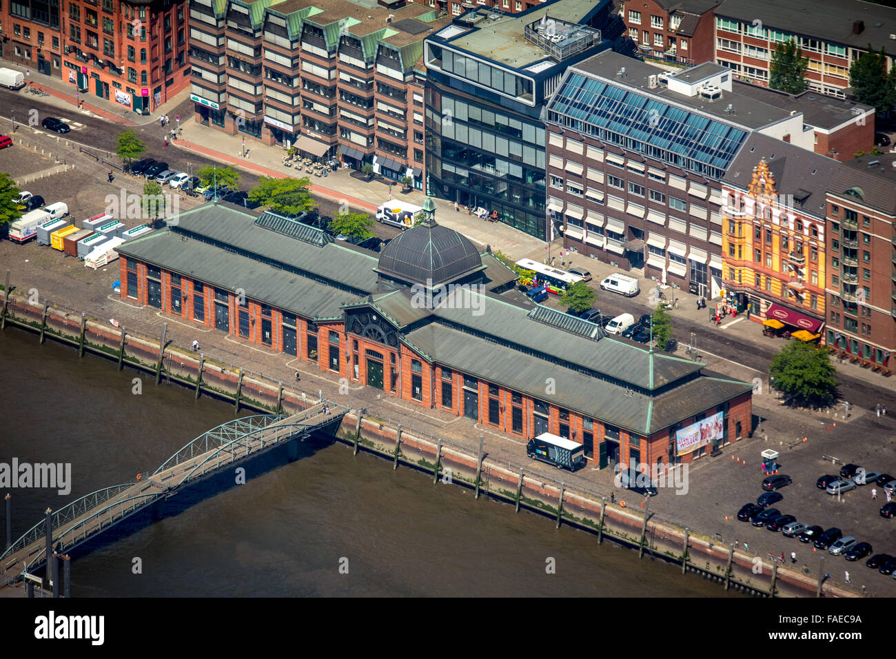 Vista aérea, la histórica sala de subasta de pescado, el puerto de Hamburgo, Elba, Hamburgo, Ciudad Libre y Hanseática de Hamburgo, Hamburgo, Alemania Foto de stock