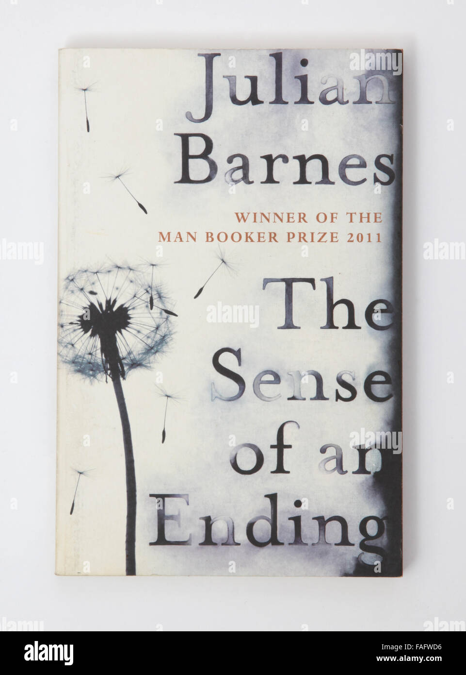 El libro - El sentido de un final por Julian Barnes. Ganador del Man Booker Prize 2011 Foto de stock