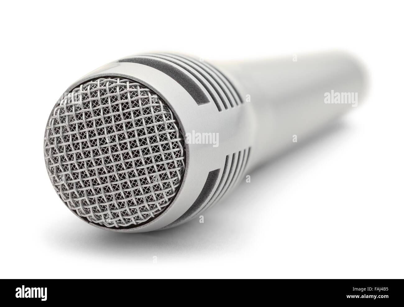 Cerca del micrófono inalámbrico gris aislado sobre un fondo blanco  Fotografía de stock - Alamy