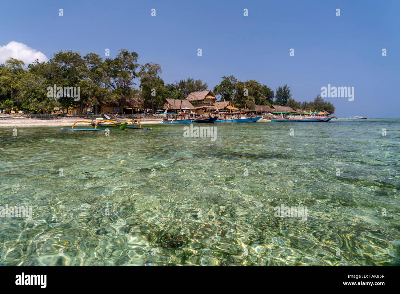 Playa de la pequeña isla de Gili Air, Indonesia, Lombok, asi Foto de stock