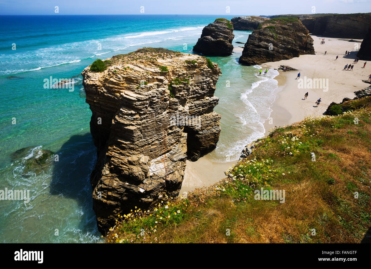 Como Catedrais beach - es el nombre turístico de la Praia de Augas Santas (Playa de Aguas Santas). Lugo (Galicia), sobre el Cantabr Foto de stock