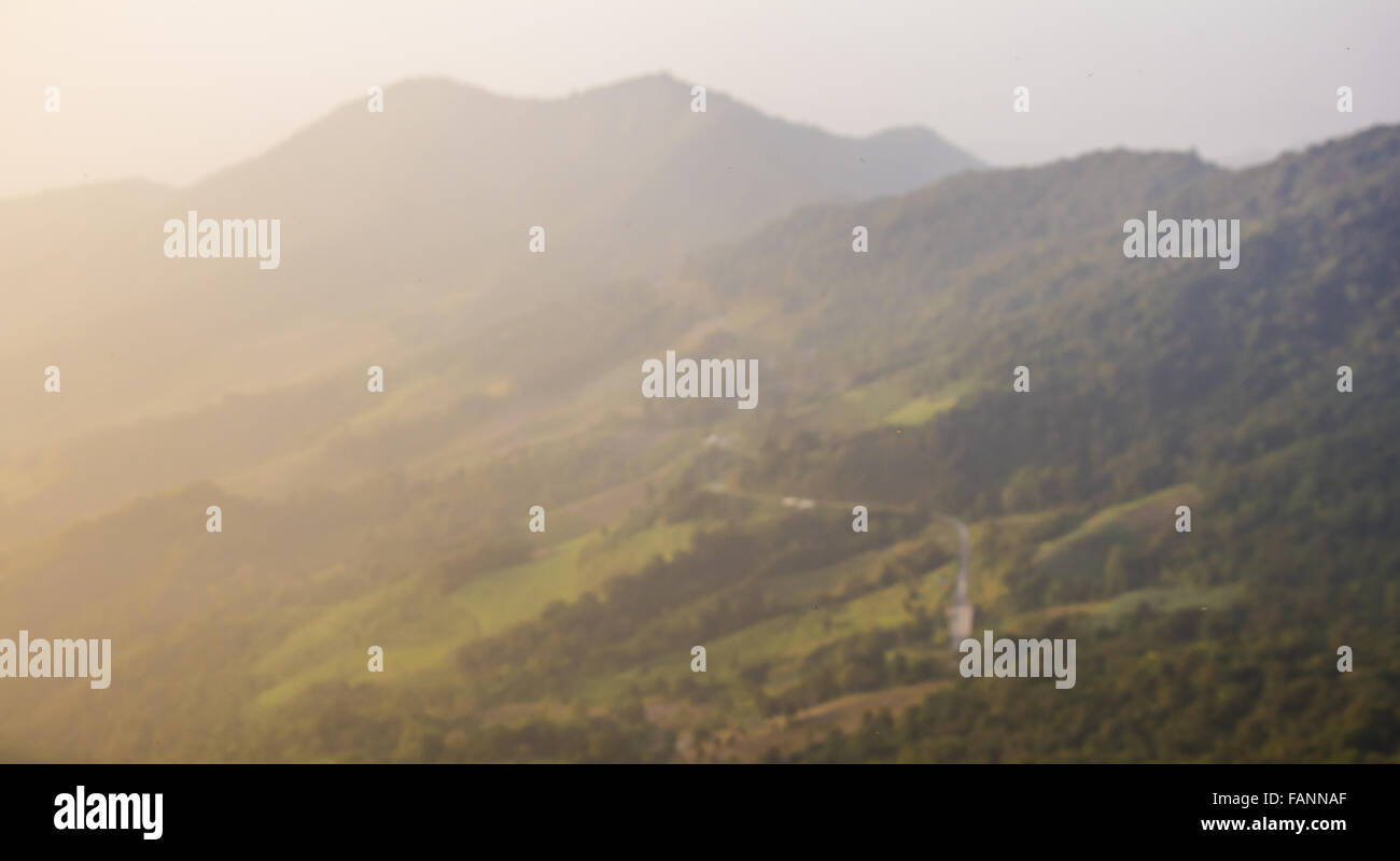 Fondo difuminado de montaña Foto de stock
