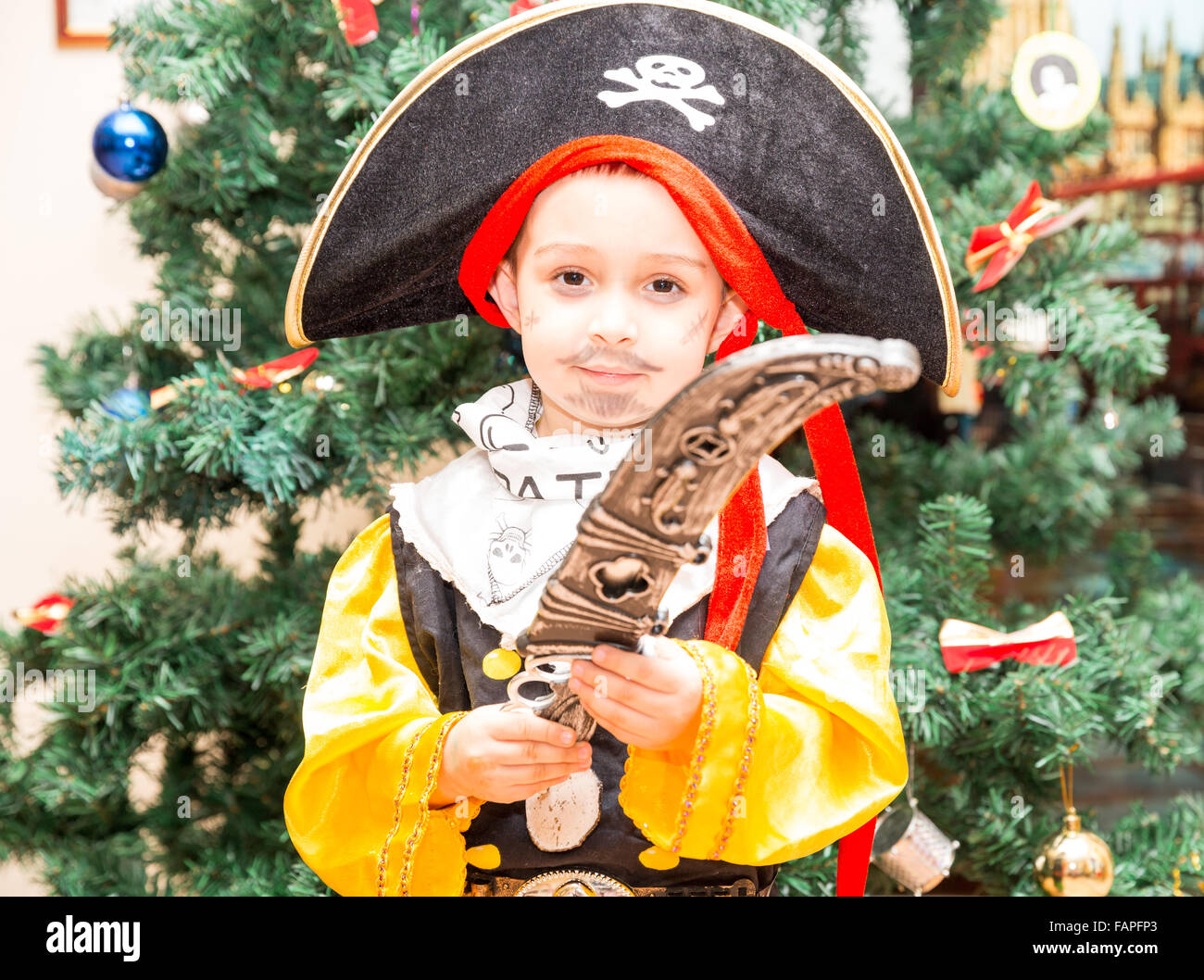 Disfraces sombrero pirata fotografías e imágenes de alta resolución - Alamy