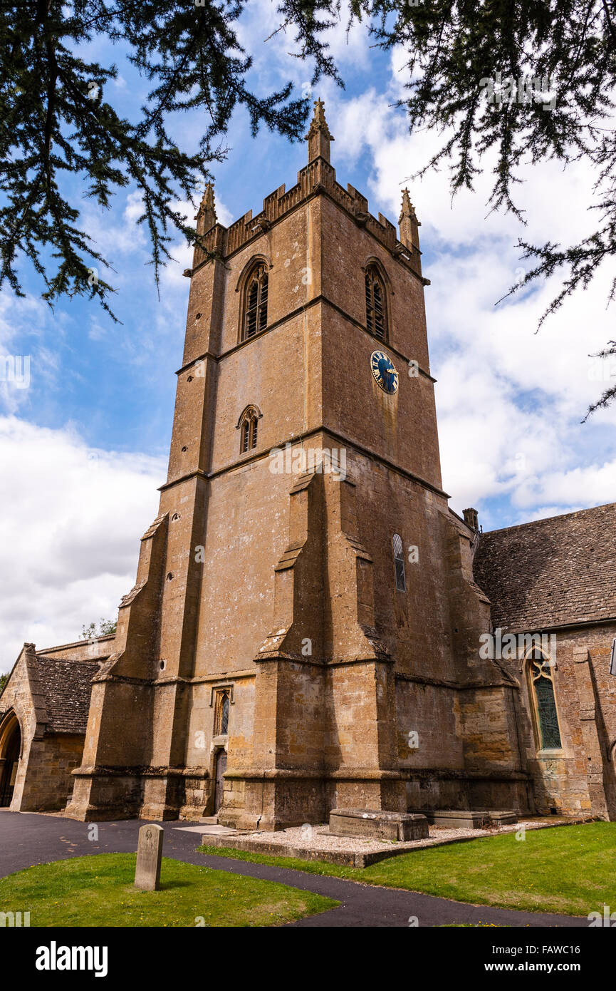 Iglesia de St Edwards en Stow-on-the-Wold , Cheltenham, Gloucestershire , Inglaterra , Gran Bretaña , Reino Unido Foto de stock