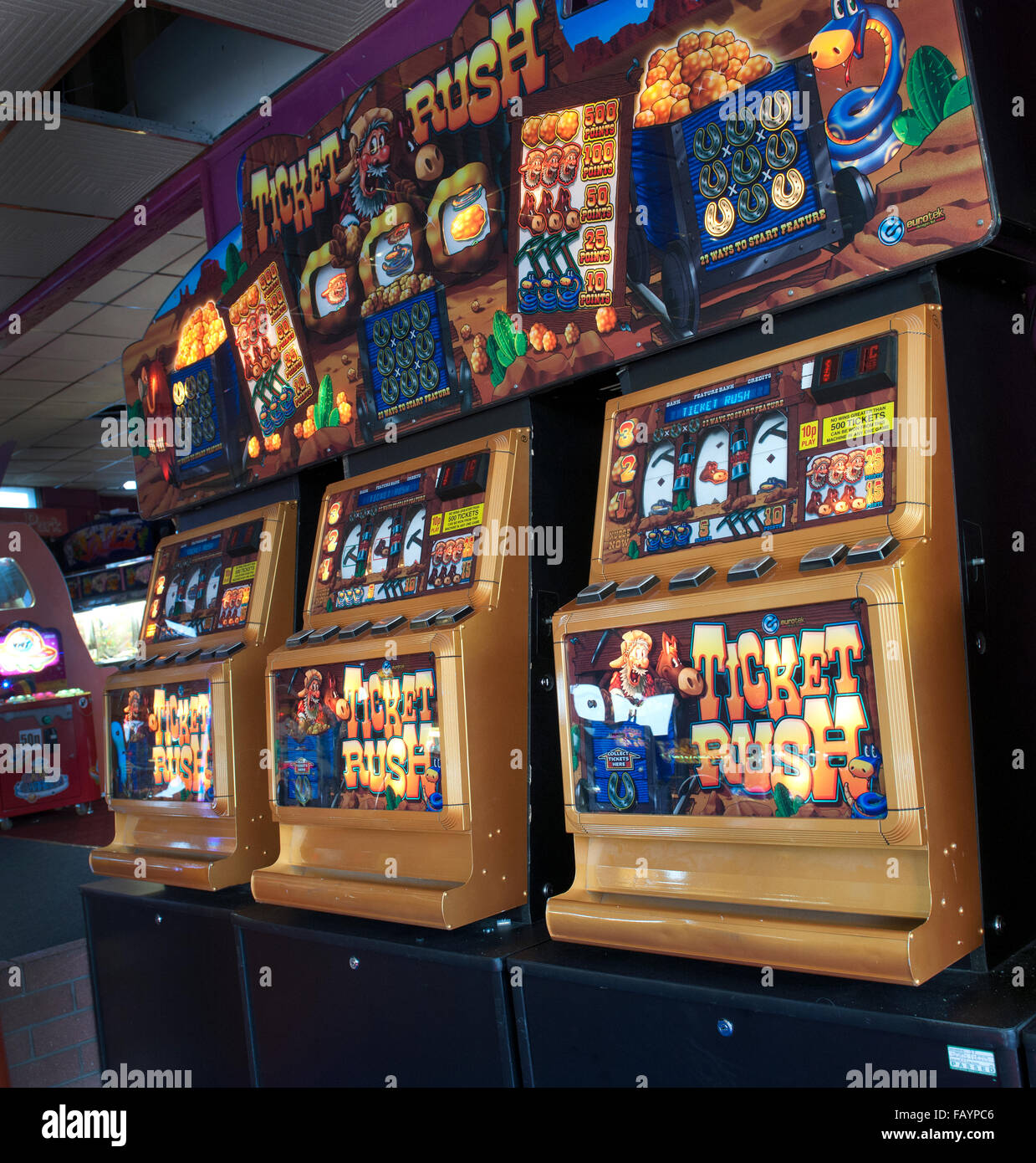 Amusement Penny Arcade, interior con máquinas tragaperras, Reino Unido. Foto de stock
