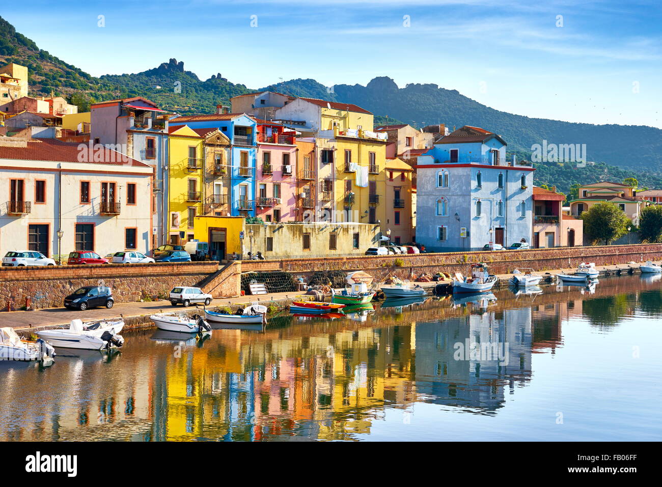 Casco Antiguo de Bosa, Riviera del Corallo, Sardegna (Cerdeña, Italia) Foto de stock