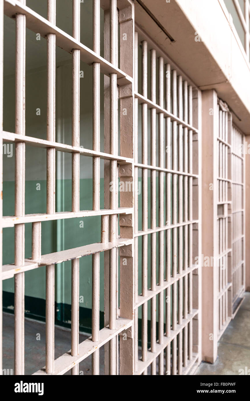 Puerta de celda de prisión en la penitenciaría de Alcatraz Foto de stock