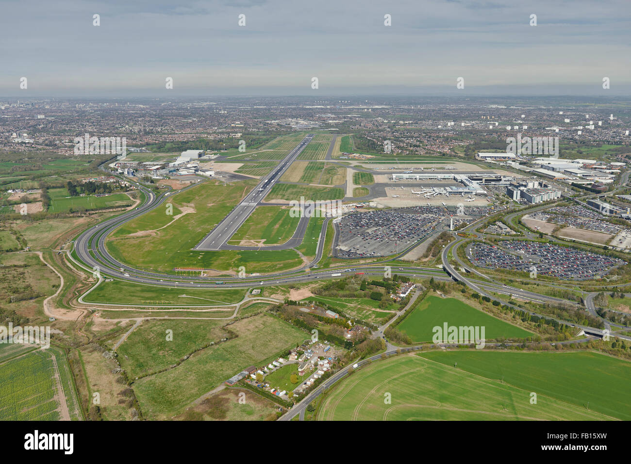 Una vista aérea del Aeropuerto Internacional de Birmingham y alrededores Foto de stock