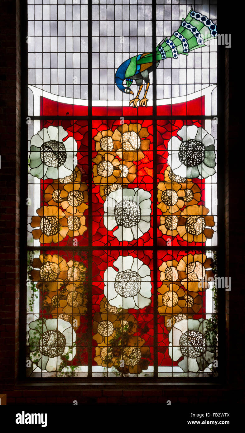 Bonn, St. Franziskus Fenster, im Chorraum Pfau, Foto de stock