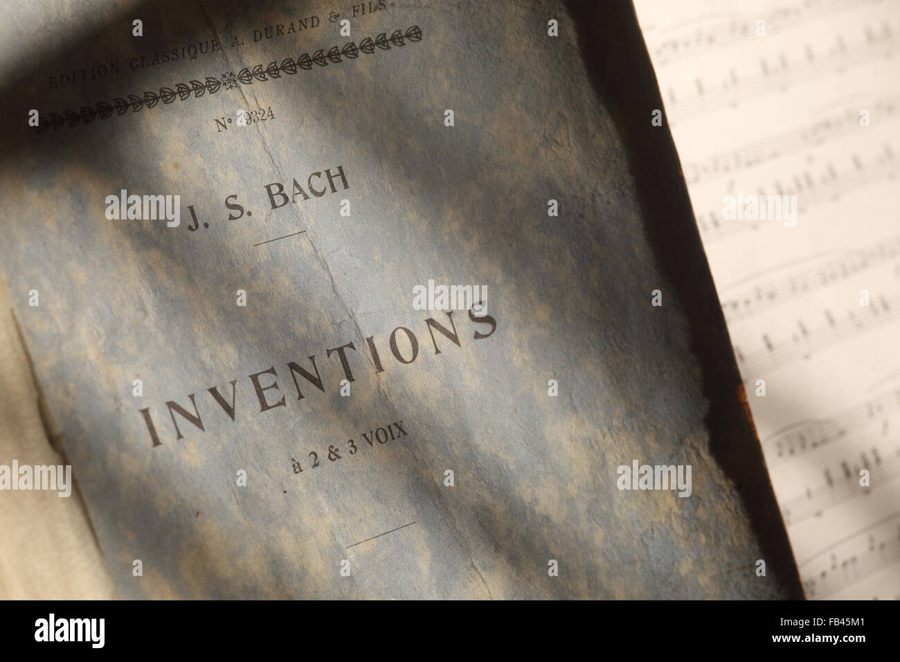 Bach parte dos y tres invenciones Foto de stock