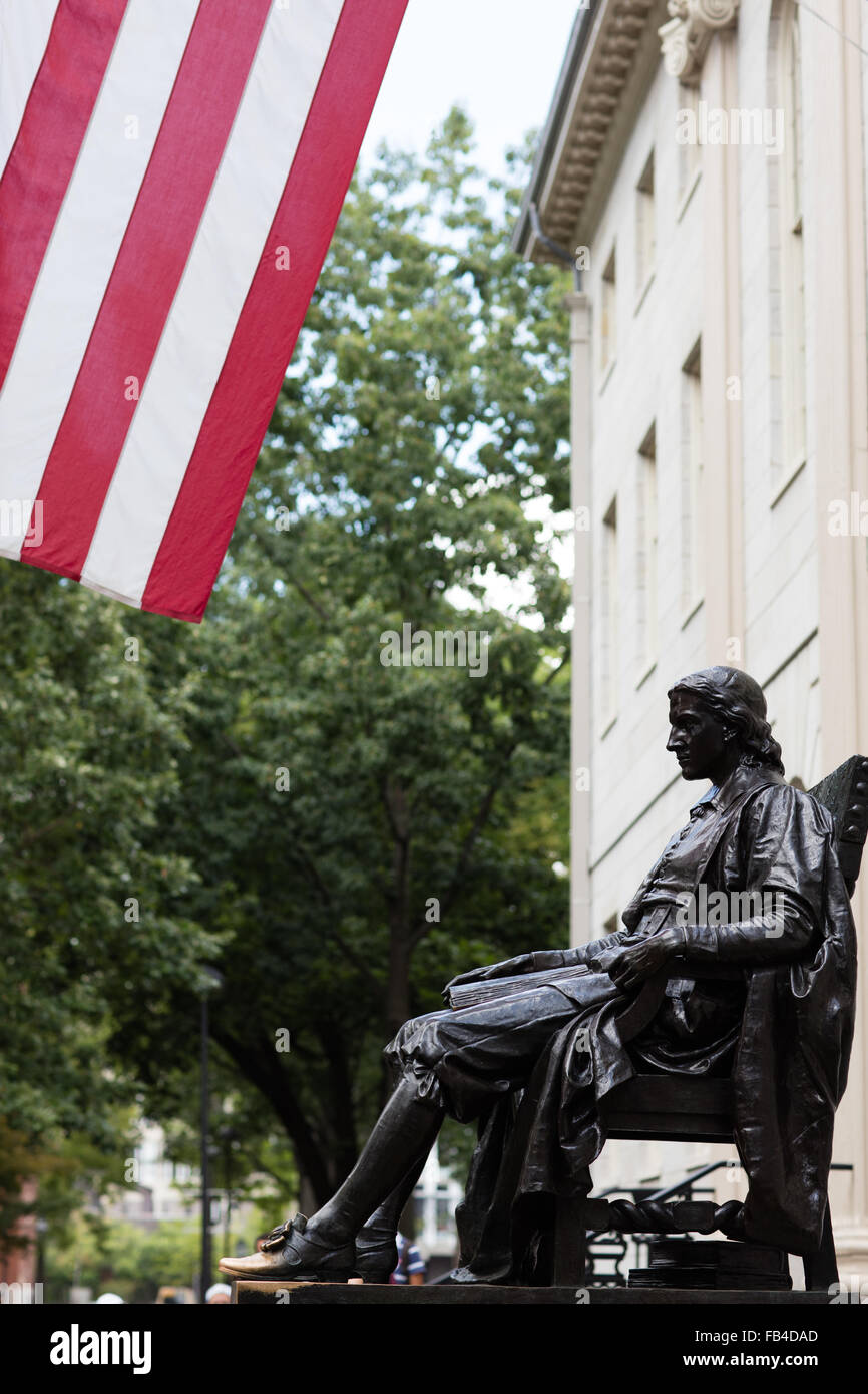 La estatua de las tres mentiras en Harvard, Massachussetts Fotografía de  stock - Alamy