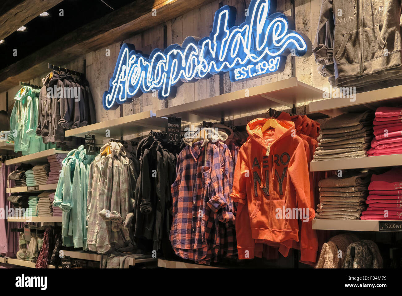 Aeropostale tienda en Manhattan Mall, en la Avenida de las Américas, en la  ciudad de Nueva York Fotografía de stock - Alamy