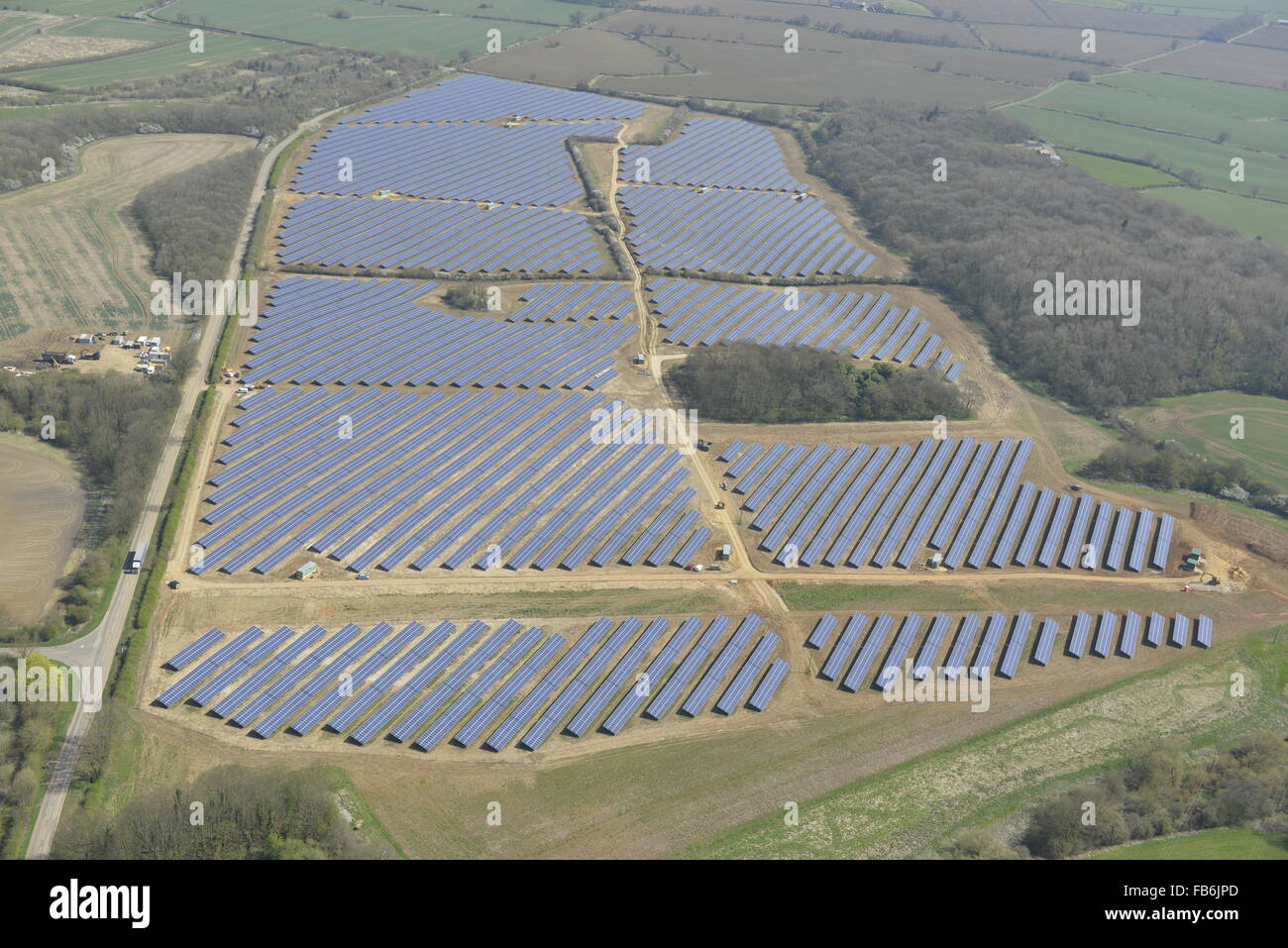 Una vista aérea de una granja solar en Leicestershire Foto de stock