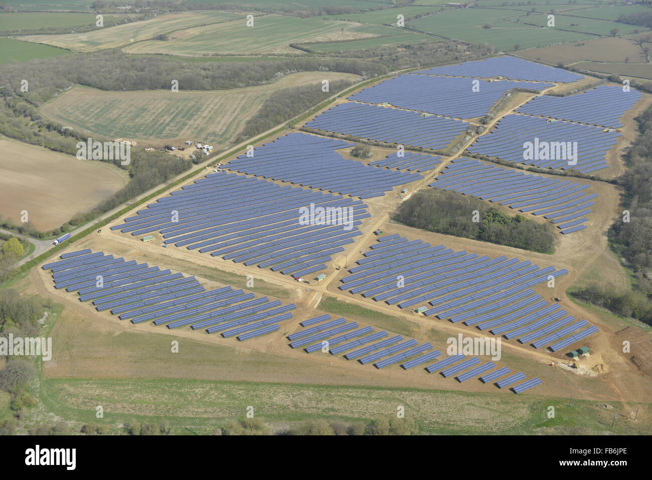 Una vista aérea de una granja solar en Leicestershire Foto de stock
