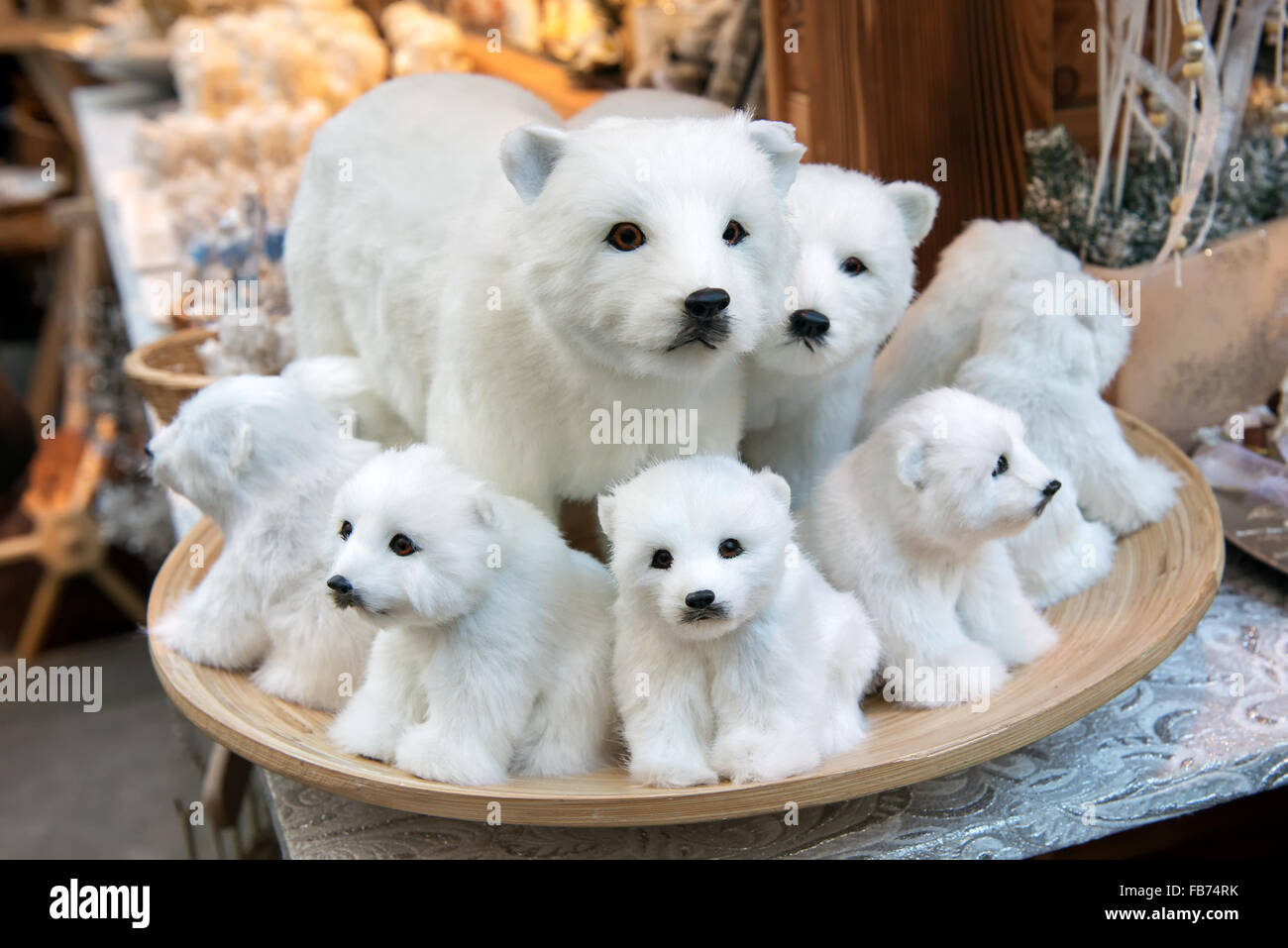 Osos polares de peluche fotografías e imágenes de alta resolución - Alamy