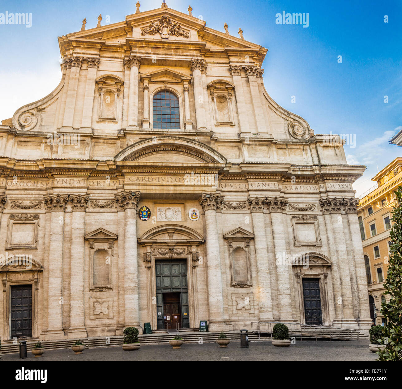 La iglesia barroca de San Ignacio de Loyola en el Campus Martius en Roma, Italia Foto de stock