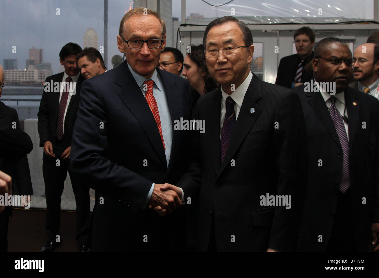 El Ministro australiano de Relaciones Exteriores, el senador Bob Carr con el Secretario General de la ONU, Ban Ki-moon. - Photo by Trevor Collens Foto de stock