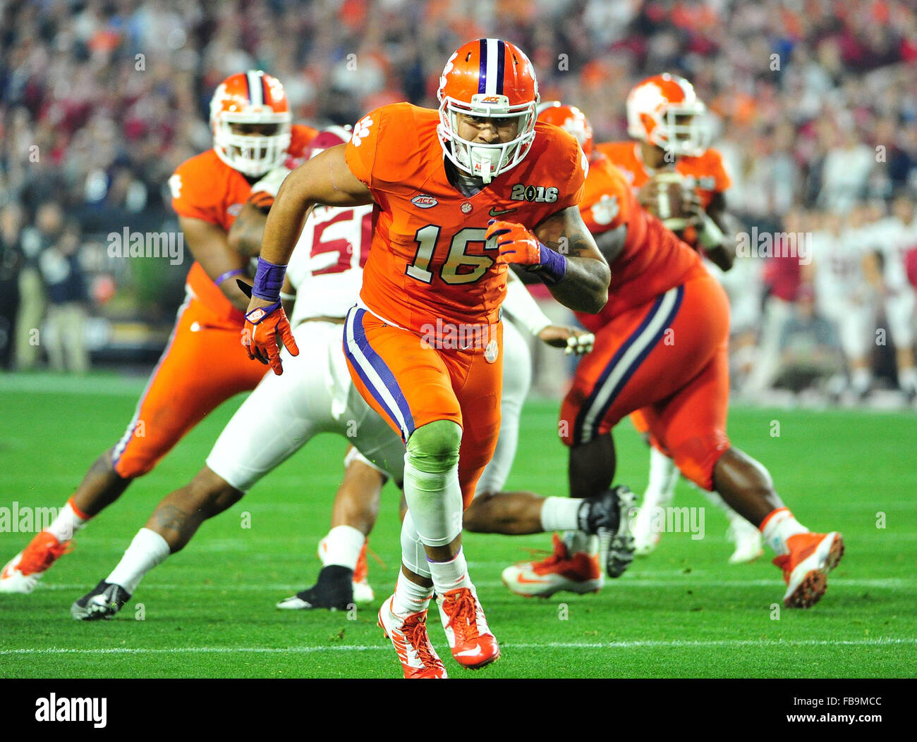 Glendale, Arizona, EE.UU.. 11 ene, 2016. Jordania Leggett #16 de Clemson durante el 2016 College Football Playoff del Campeonato Nacional de juego entre el Alabama Crimson Tide y el Tigre en Clemson University of Phoenix Stadium, en Glendale, Arizona. John Green/CSM/Alamy Live News Foto de stock