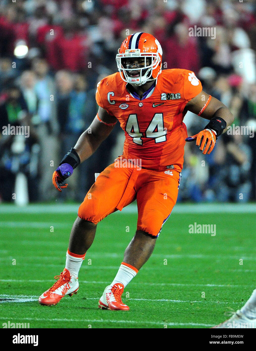 Glendale, Arizona, EE.UU.. 11 ene, 2016. B.J. Goodson #44 de Clemson durante el 2016 College Football Playoff del Campeonato Nacional de juego entre el Alabama Crimson Tide y el Tigre en Clemson University of Phoenix Stadium, en Glendale, Arizona. John Green/CSM/Alamy Live News Foto de stock