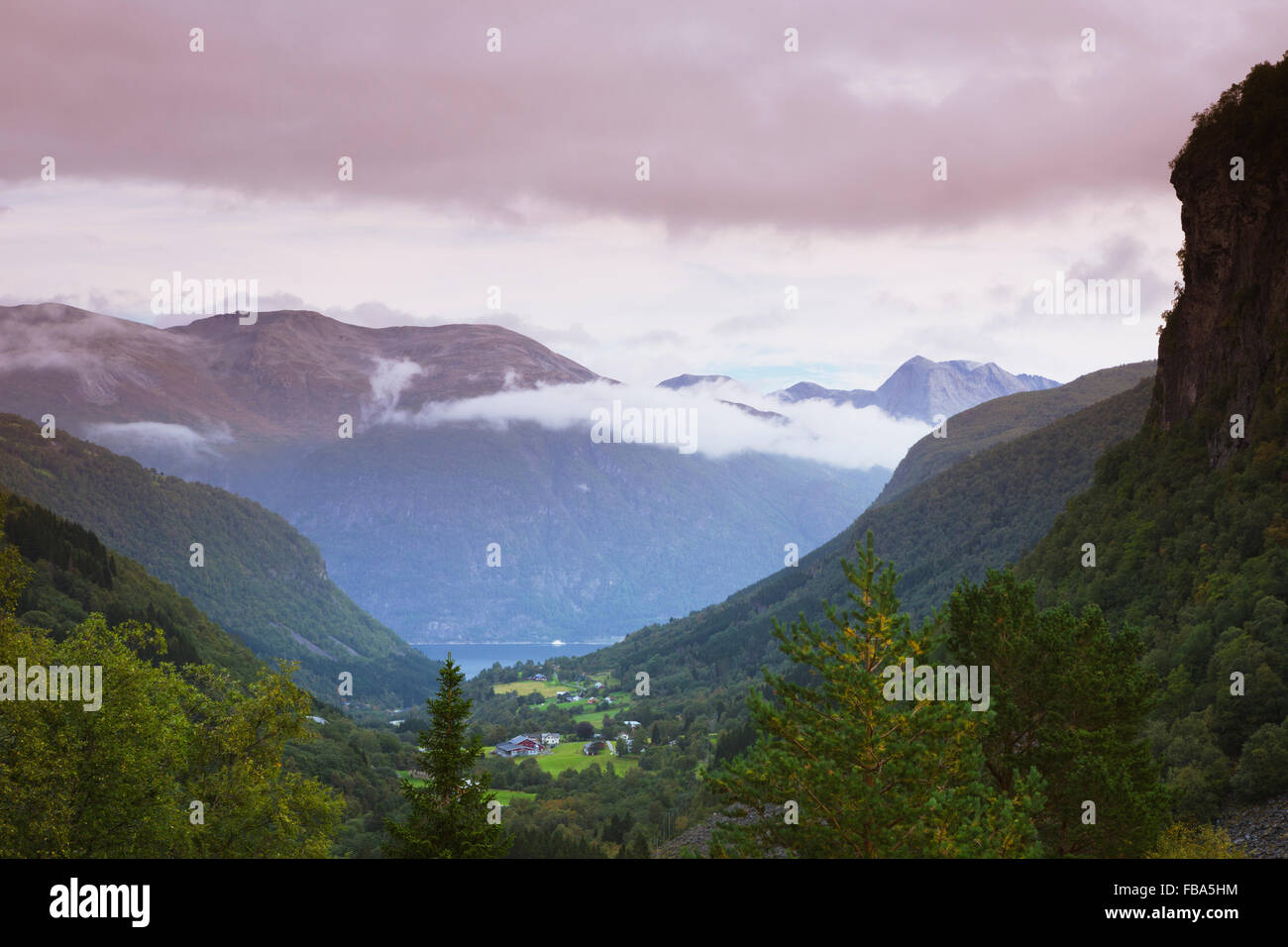 Noruega More og Romsdal, Sunnmore, vista panorámica del paisaje Foto de stock