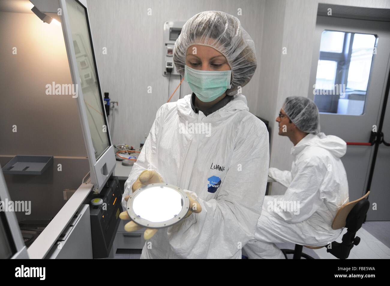 La Universidad de Ferrara (Italia), Departamento de Física, la investigación científica sobre la térmica solar concentrada. Foto de stock