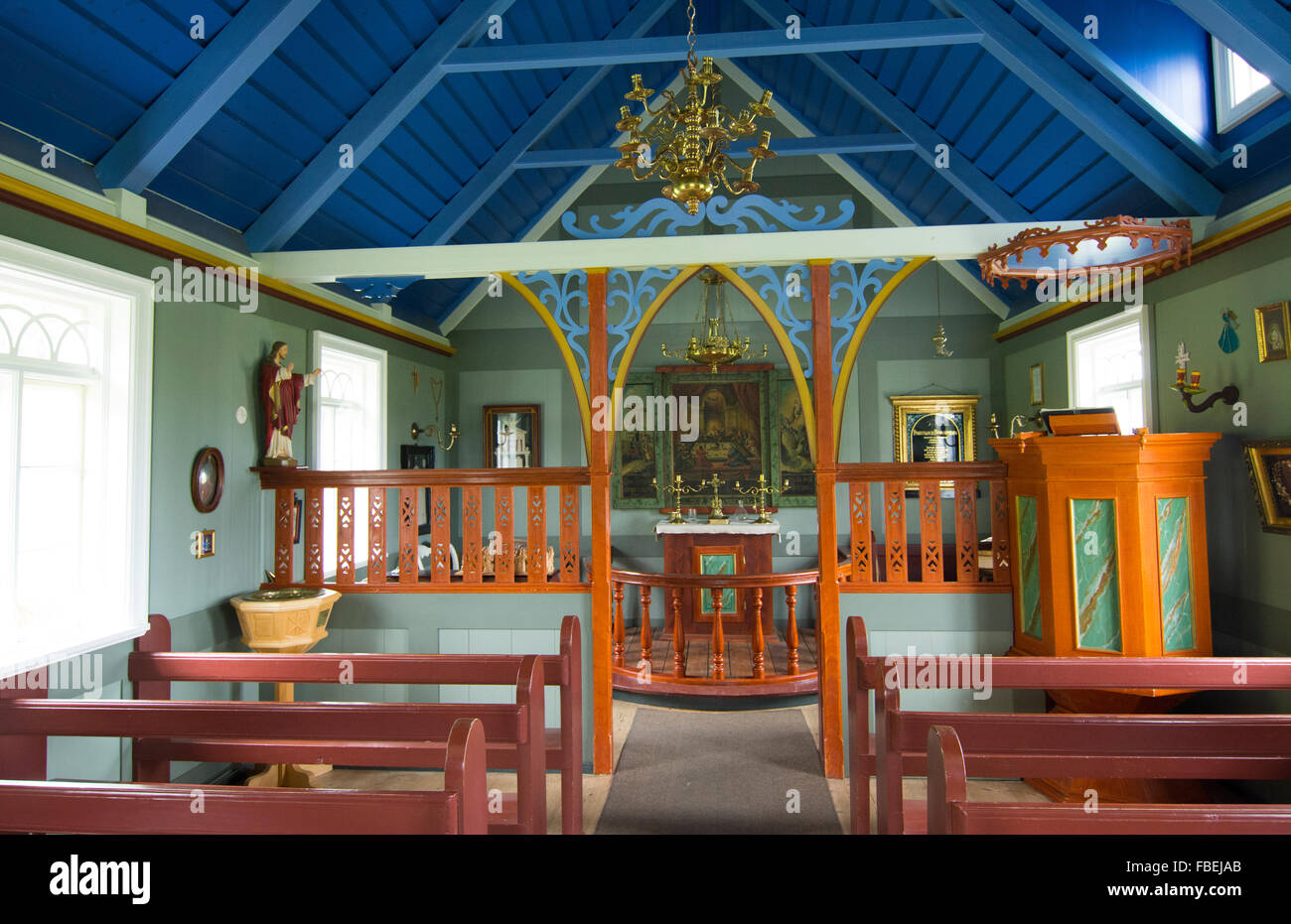 Islandia Skogasafn iglesia colkorful interior de frente y bancas en el sur de Islandia Skogar Museo para turistas Fotografía de stock - Alamy Islandia Skogasafn iglesia colkorful interior de frente y bancas en el sur de Islandia Skogar Museo para turistas Fotografía de stock - Alamy