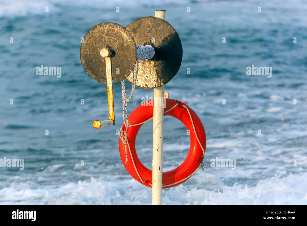 Salvavidas en el mar fotografías e imágenes de alta resolución - Alamy
