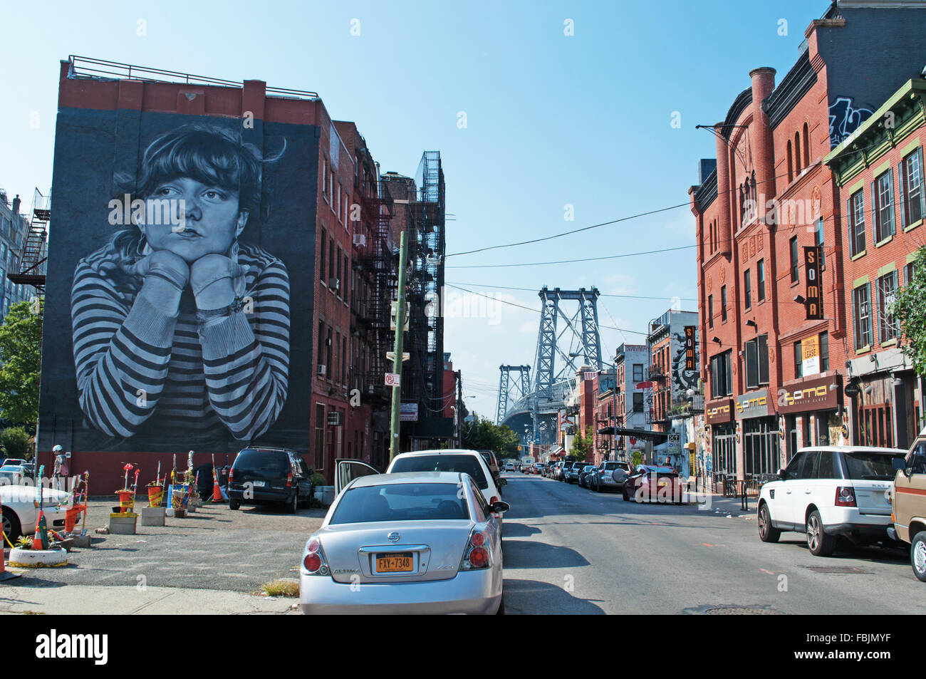 Nueva York, Estados Unidos de América: Brooklyn edificios, murales y Manhattan Bridge, street art, graffiti Foto de stock