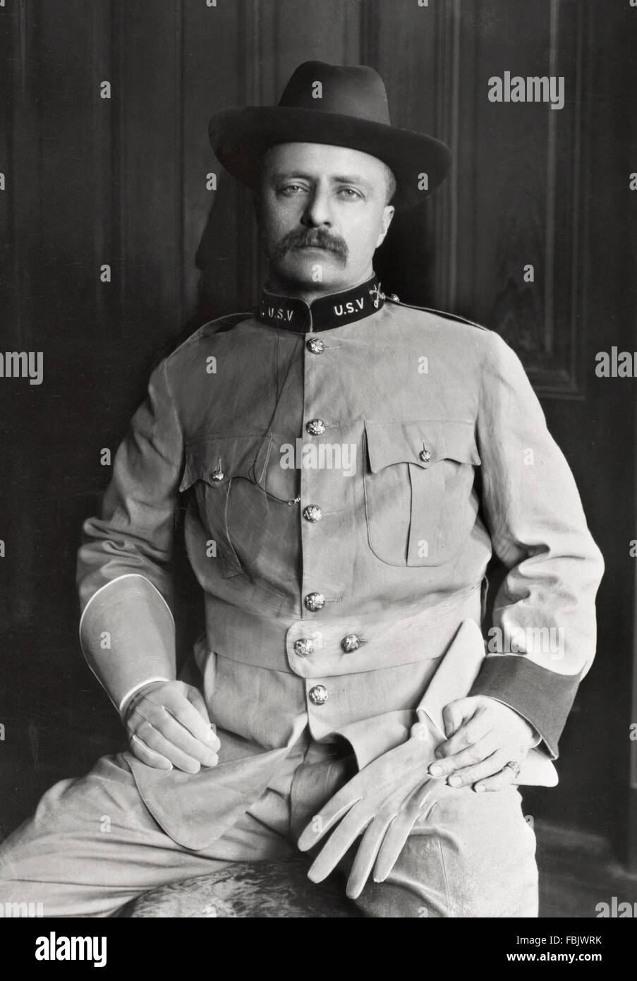 Lt Coronel Theodore Roosevelt, el 26º Presidente de los Estados Unidos, en el uniforme del 1º regimiento de caballería de voluntarios de los Estados Unidos (The Rough Riders), 1898 Foto de stock