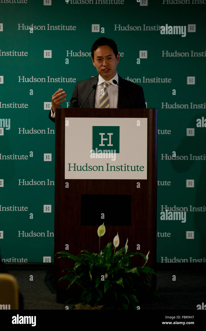 Jueves, Noviembre 19, 2015: El Dr. John Lee, Senior Fellow del Instituto Hudson, hablando - Washington, DC, EE.UU. Foto de stock