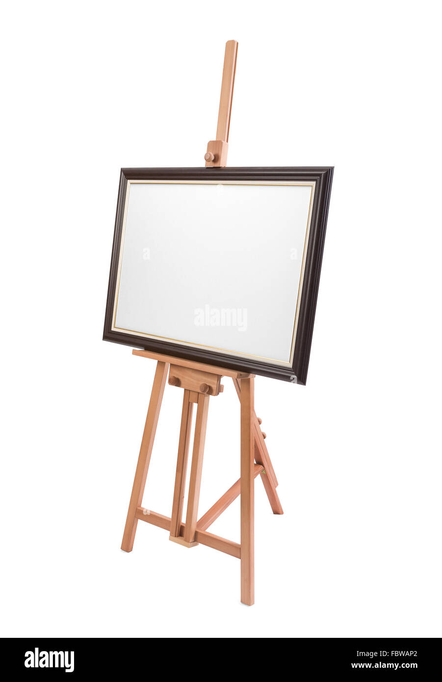 Pintor blanco lienzo en bastidor de caballete de madera aislado en blanco  Fotografía de stock - Alamy