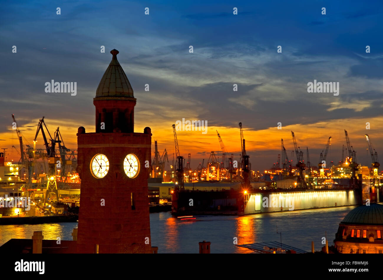 Puerto de Hamburgo sunset Foto de stock