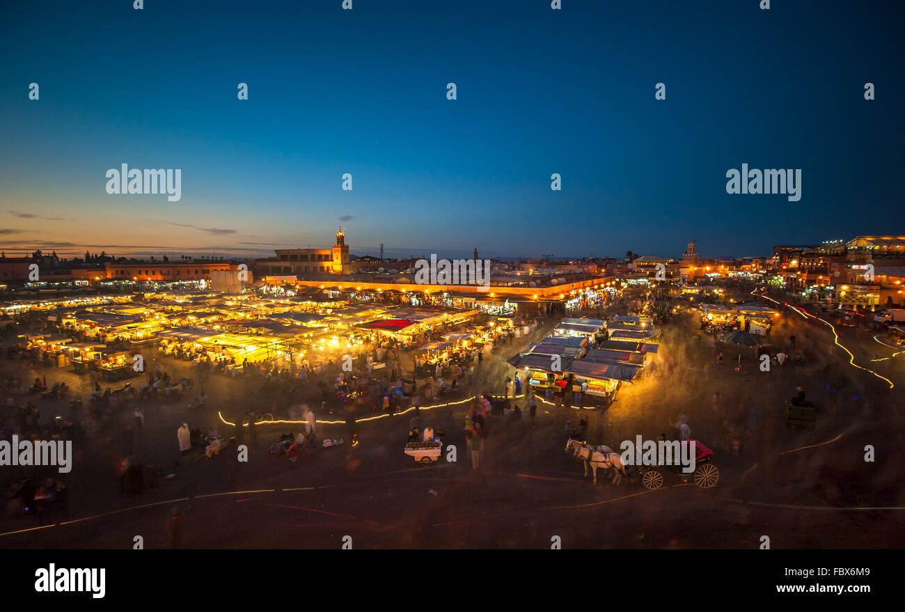 De la plaza Jemaa el Fnaa, plaza y mercado en Marrakech, Marruecos Foto de stock