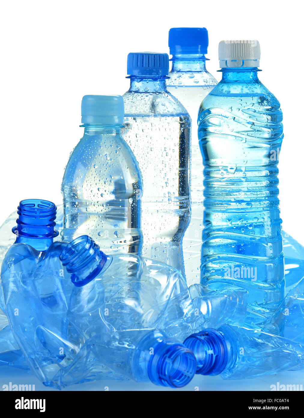 Composición con botellas de plástico de agua mineral. Foto de stock