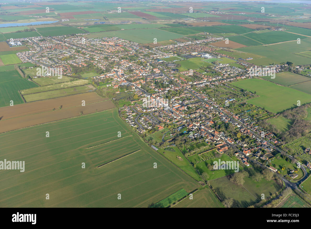 Una vista aérea de la aldea de Lincolnshire Winterton con el paisaje