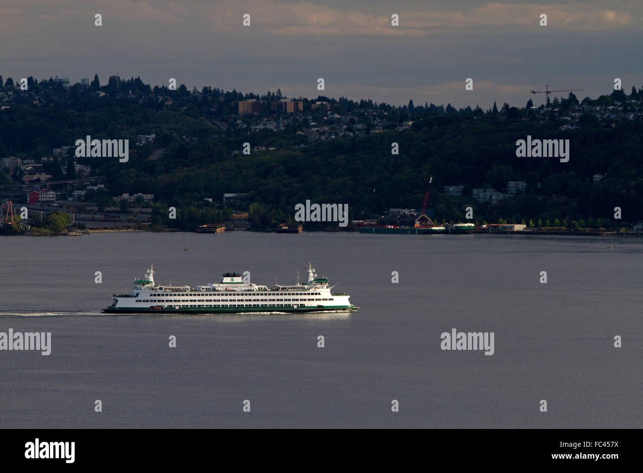 Washington State Ferry en la Bahía Elliot, Seattle, Washigton, ESTADOS UNIDOS. Foto de stock