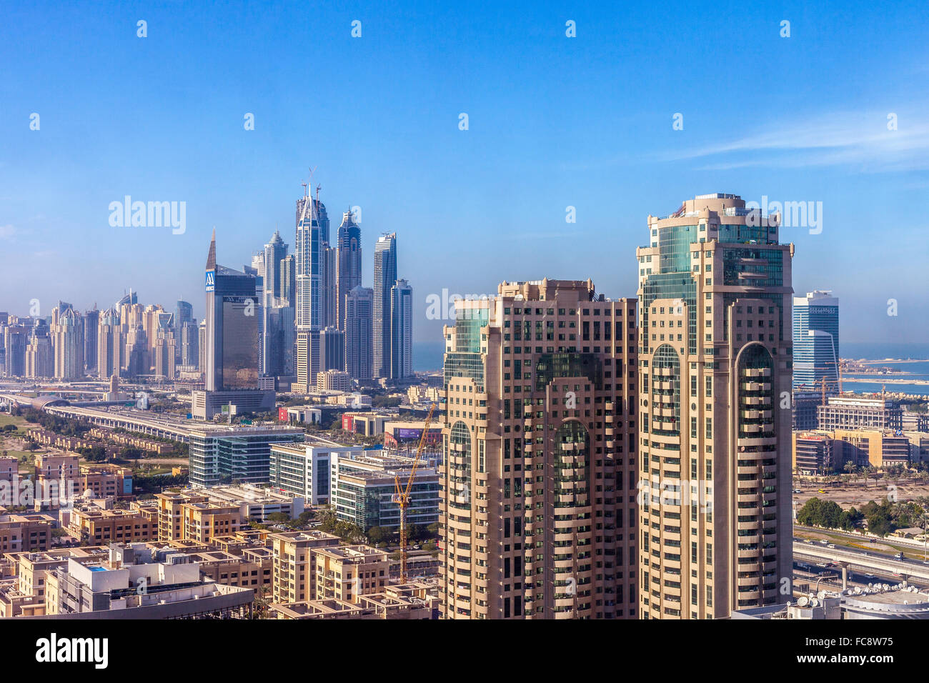 Edificios en el emirato de Dubai. Foto de stock