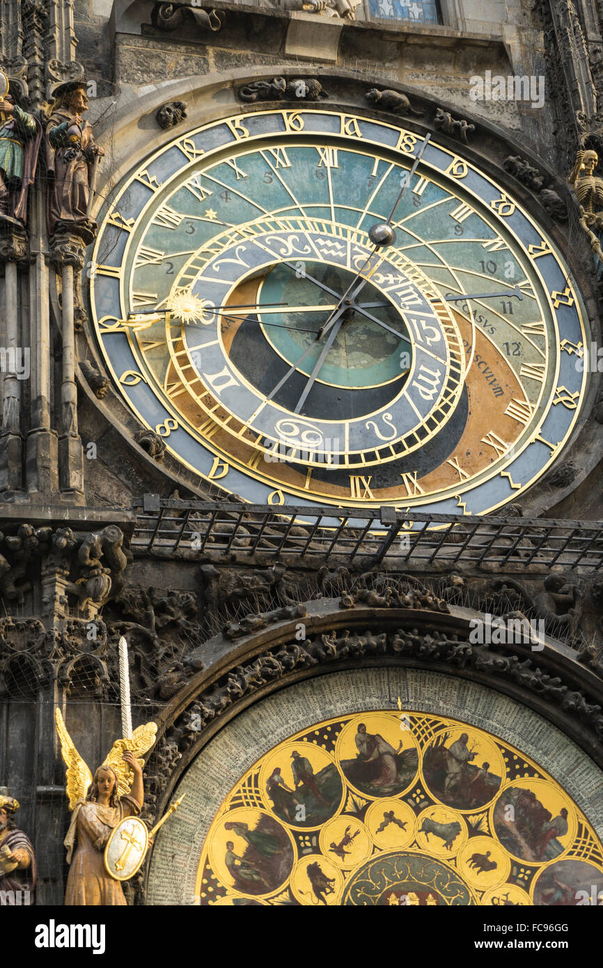 El Reloj Astronómico, el Ayuntamiento de la ciudad vieja, Patrimonio Mundial de la UNESCO, Praga, Europa Foto de stock
