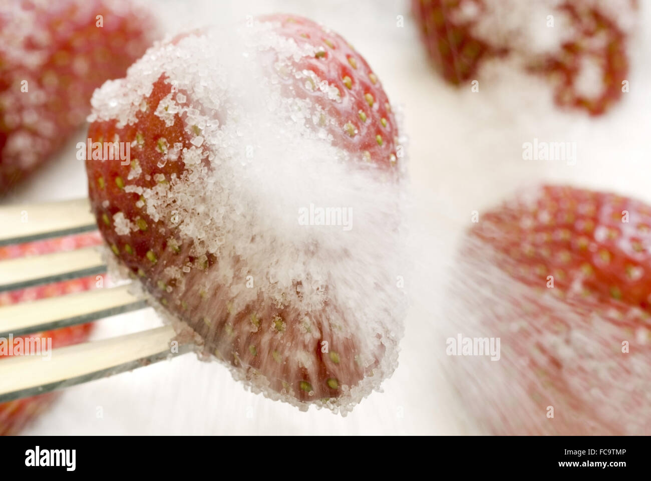 Azúcar y fresas. Foto de stock
