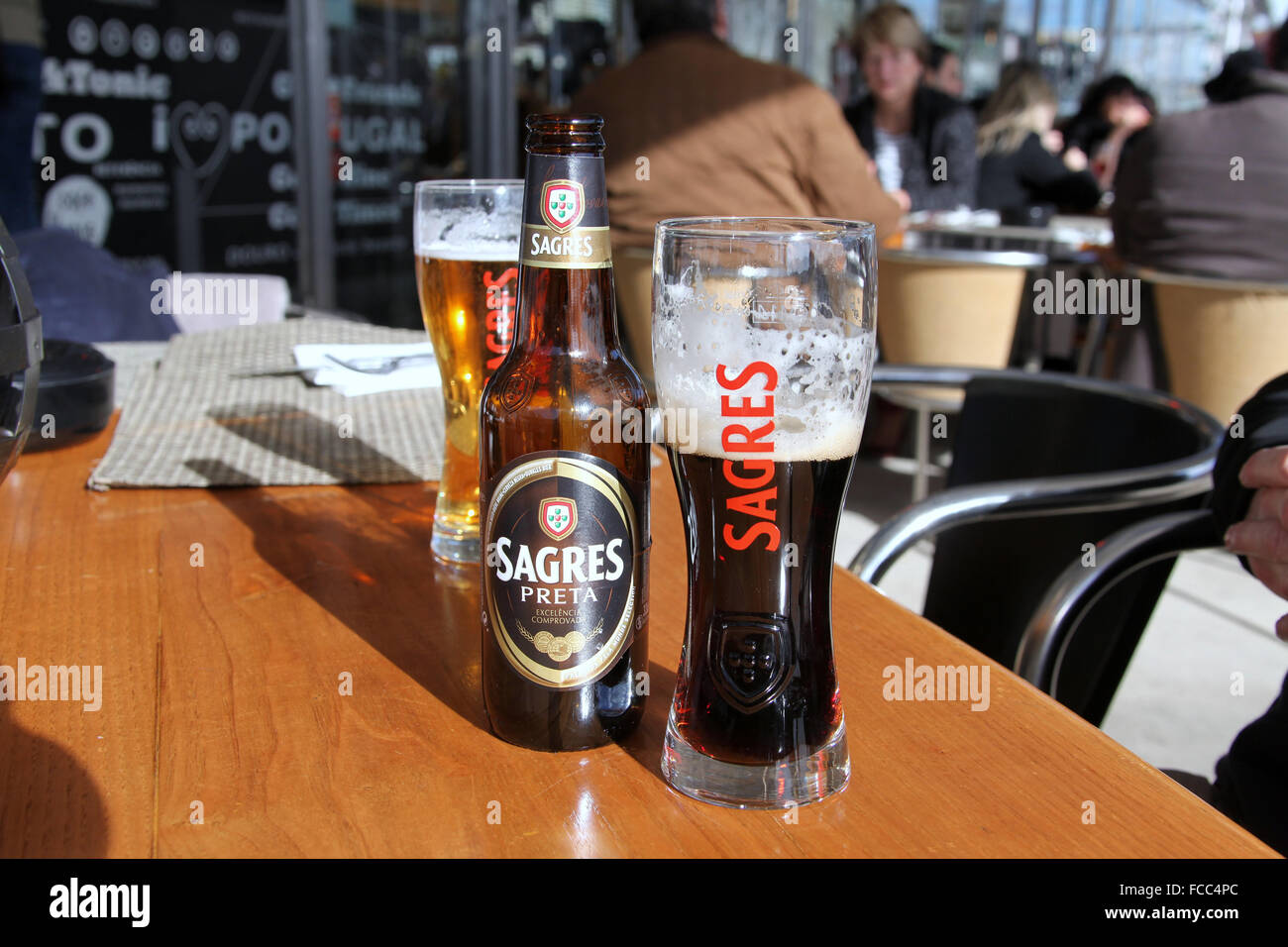 Tiempo de bebidas en Porto Foto de stock