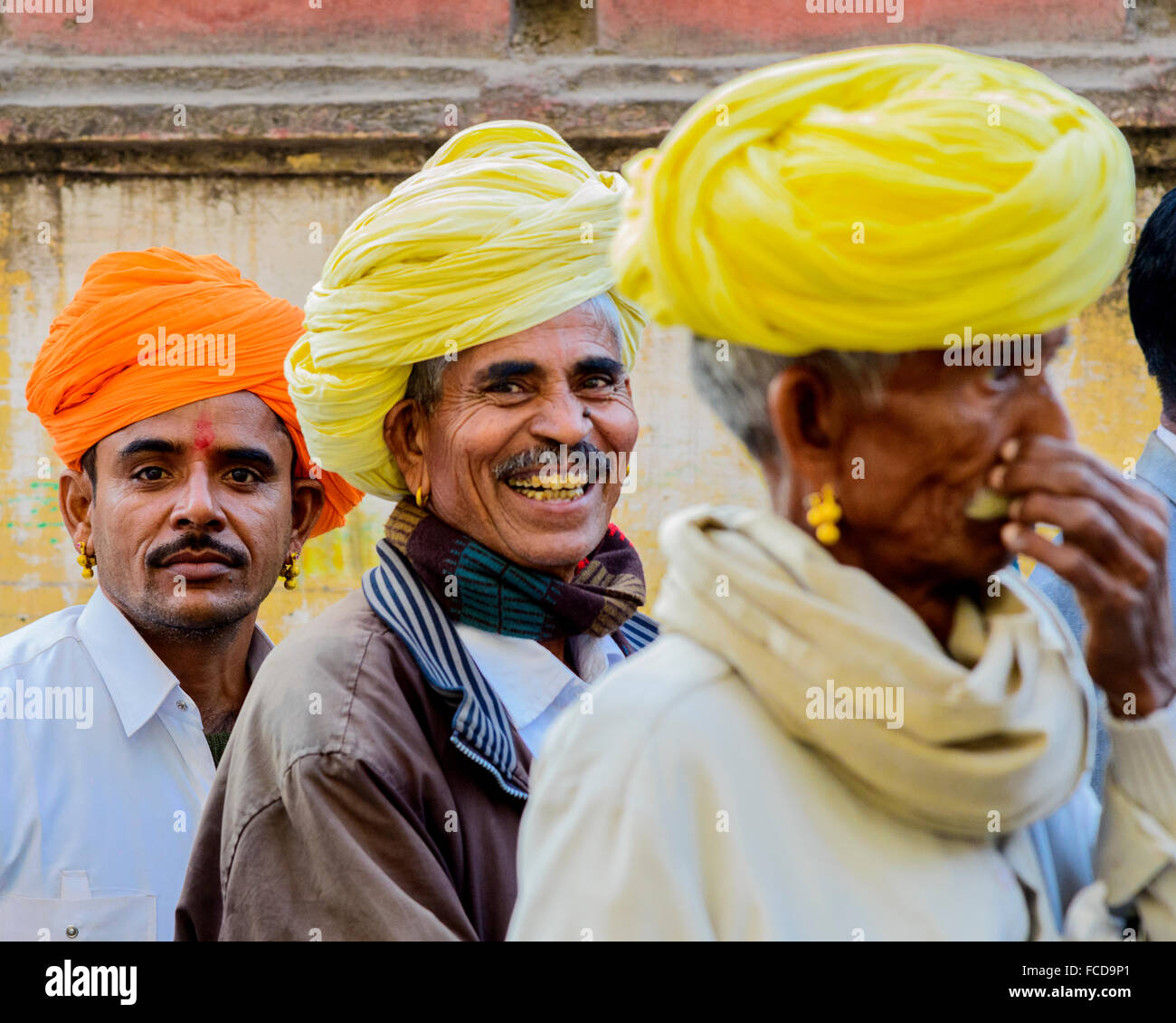 Hombres con turbante india fotografías e imágenes de alta resolución -  Página 2 - Alamy