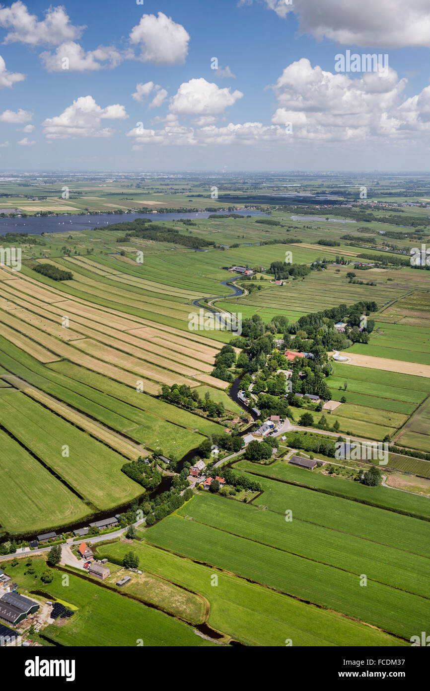 Países Bajos, Meije, vista aérea en las aldeas a lo largo del pequeño río, también llamado Meije. Antena Foto de stock