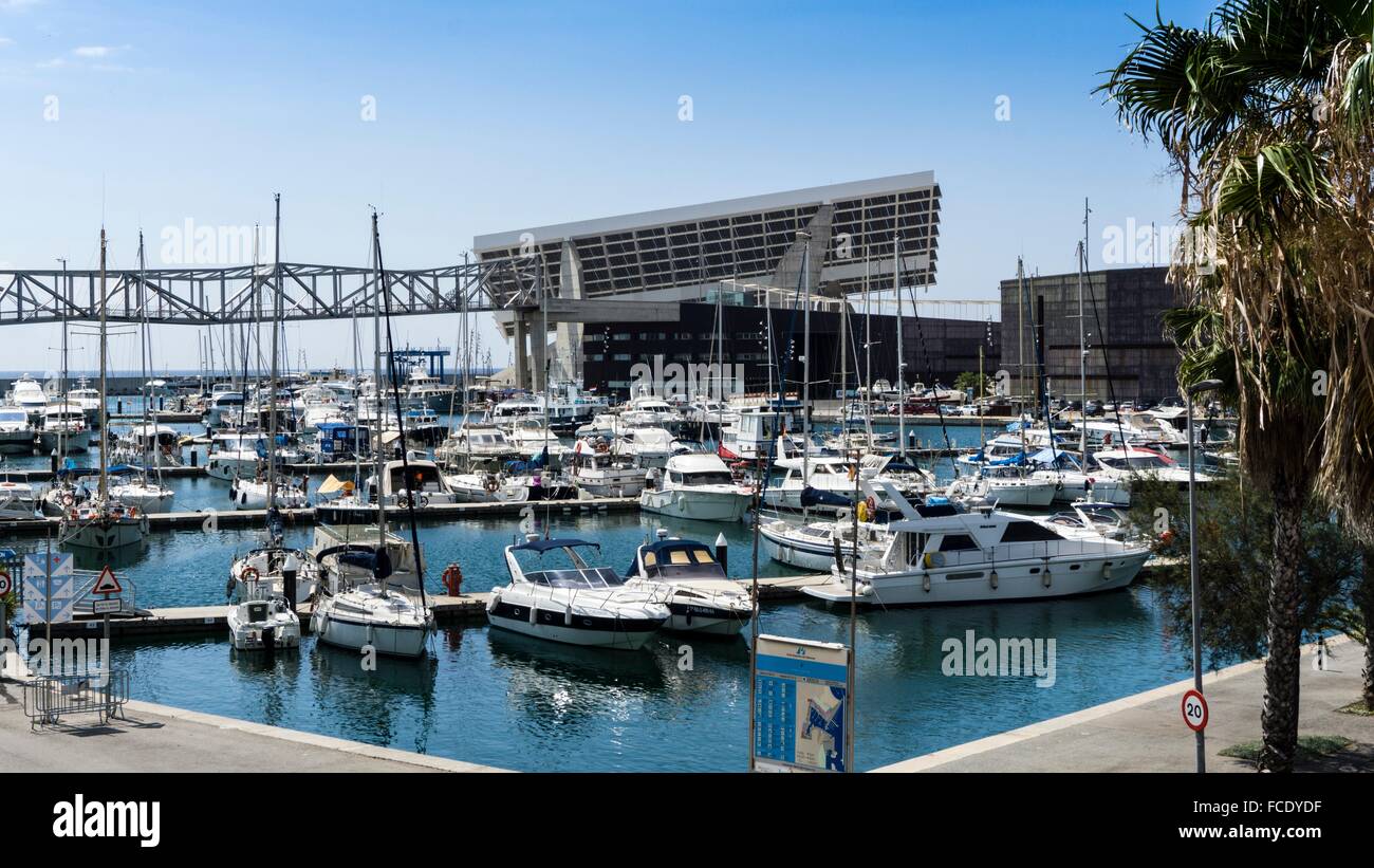 Port forum barcelona fotografías e imágenes de alta resolución - Alamy