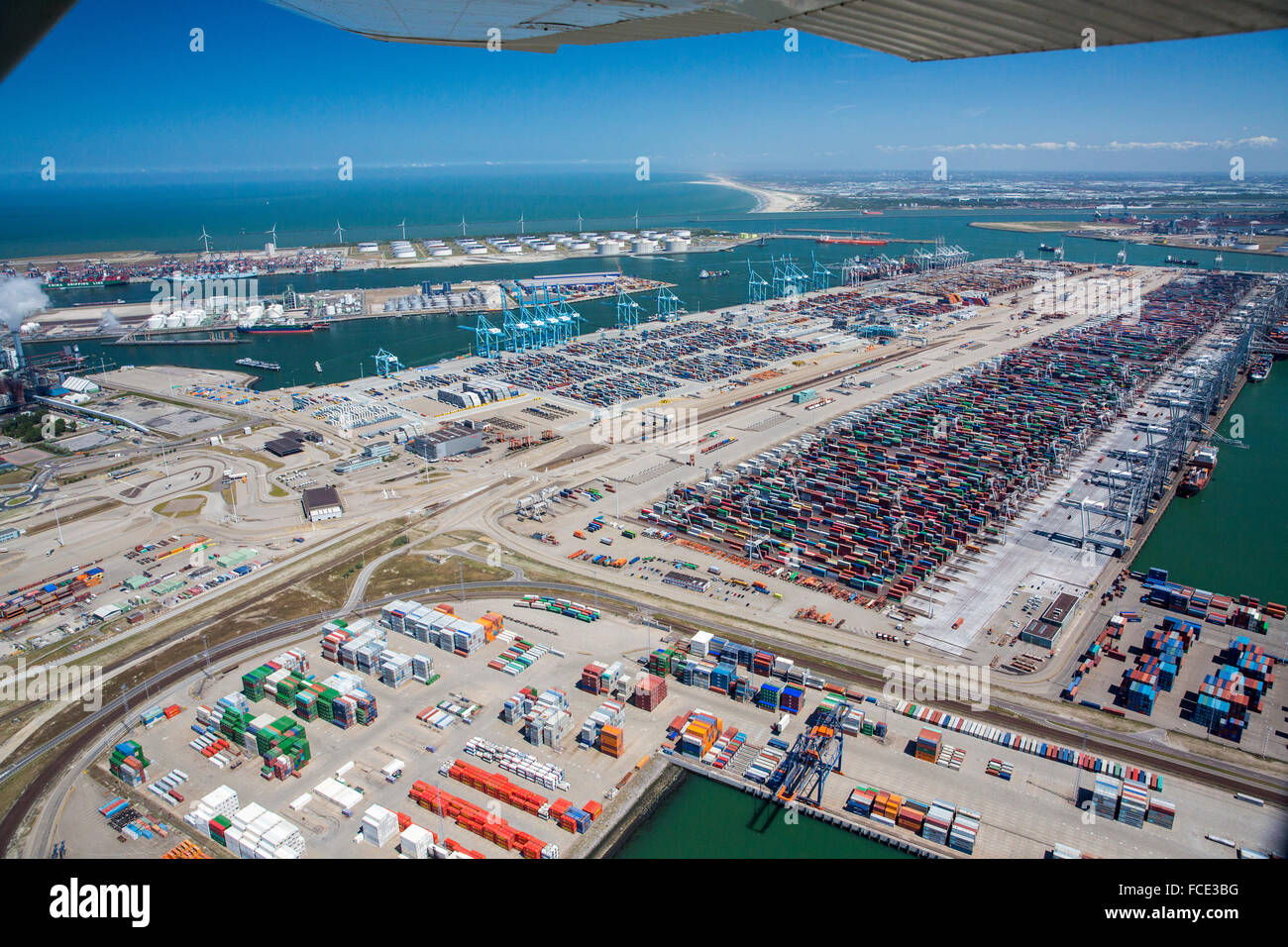 Países Bajos, Rotterdam, el puerto de Rotterdam, el área de Maasvlakte,  antena Fotografía de stock - Alamy